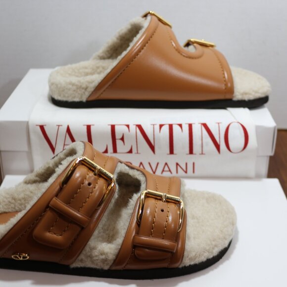 Valentino Garavani Fussfriend shearling-lined leather sandals - Picture 4 of 6